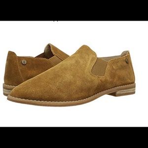 NWB Hush Puppies Suede Slip On Shoe